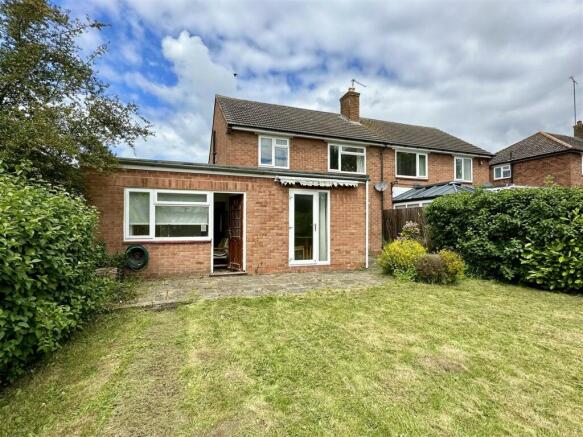 garden to house