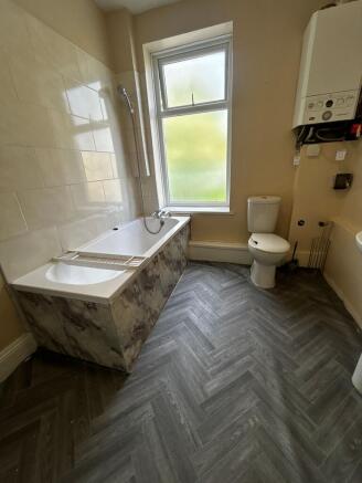 3 bed Terraced to rent Image 7