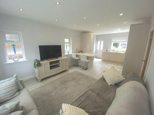 2 bed Semi-Detached Bungalow for sale Image 5