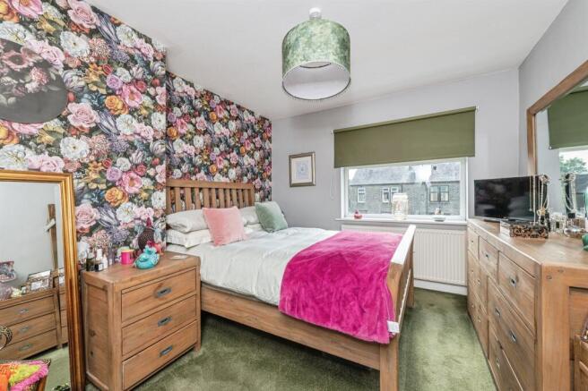 3 bed Terraced for sale Image 9