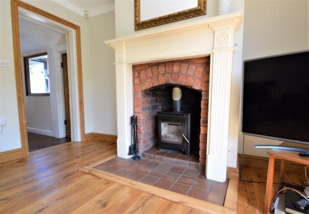 FIREPLACE TO LOUNGE