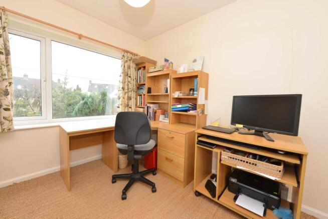 Bedroom / Study