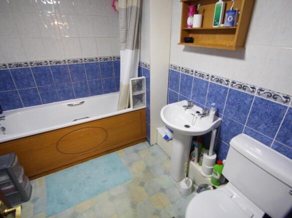 8 bed Terraced to rent Image 8