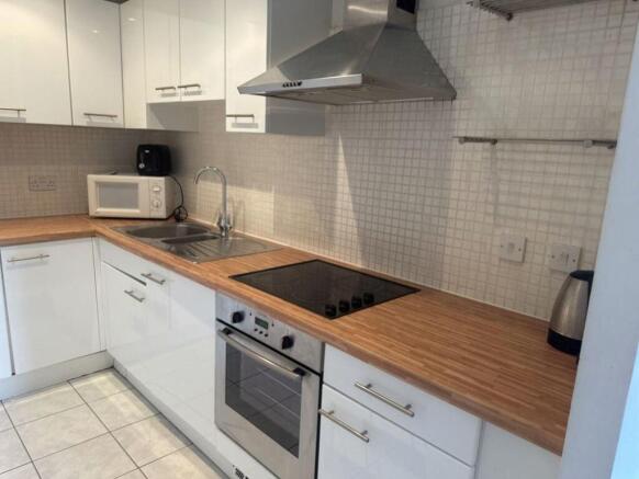 KITCHEN.JPG
