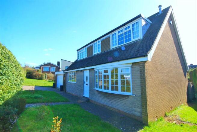 4 bed Detached for sale Image 5