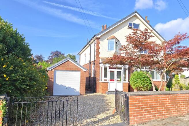4 bed Detached for sale Image 10