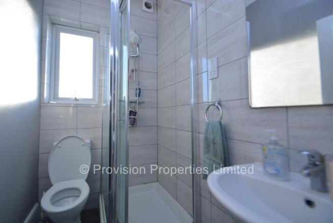6 bed Terraced to rent Image 5
