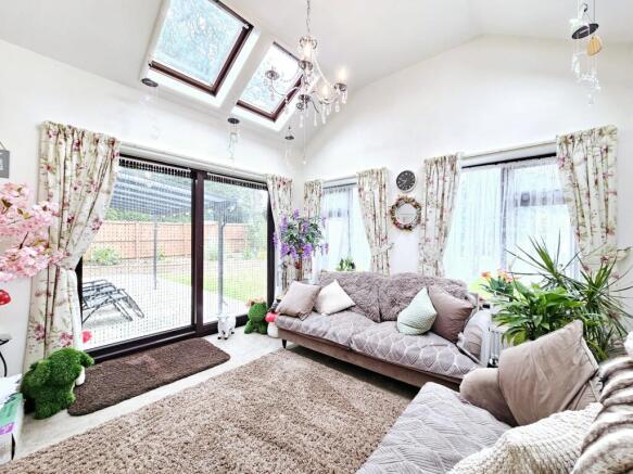 4 bed Detached for sale Image 5
