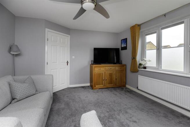 3 bed Detached for sale Image 8