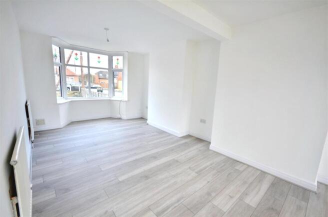 Open Plan Lounge / Dining Room