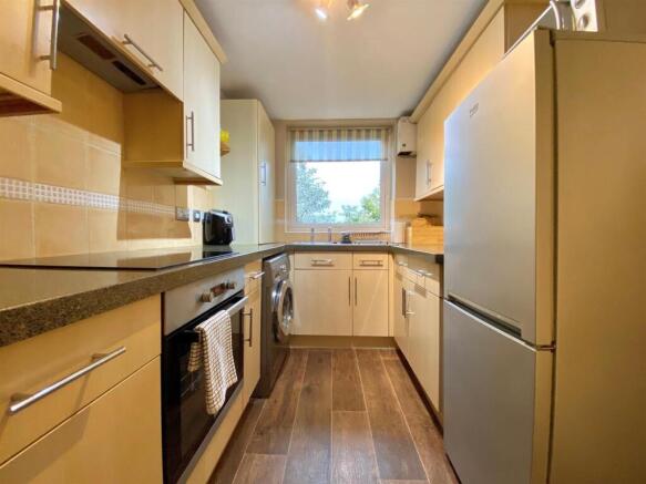 2 bed Apartment for sale Image 5