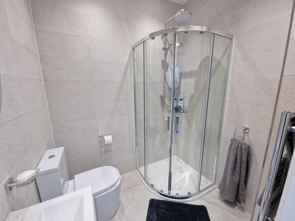 1 bed Apartment to rent Image 12