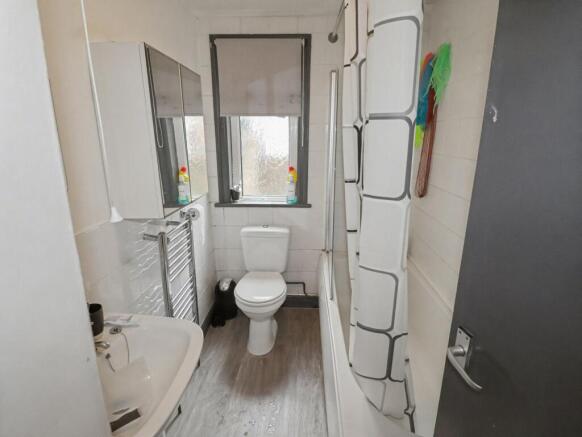 3 bed Terraced for sale Image 6