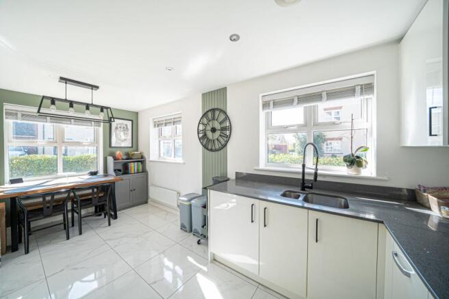 Kitchen & Dining Area