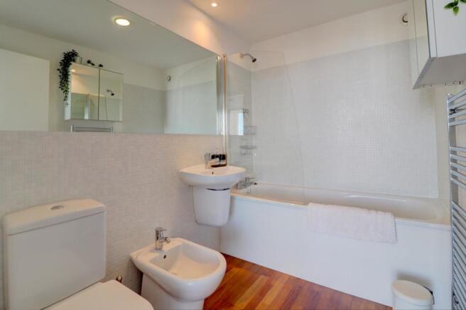 En suite bathroom.jpg