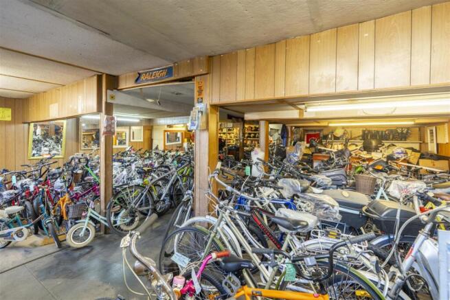 Launchburys (Pump Square, Boston)-15.jpg