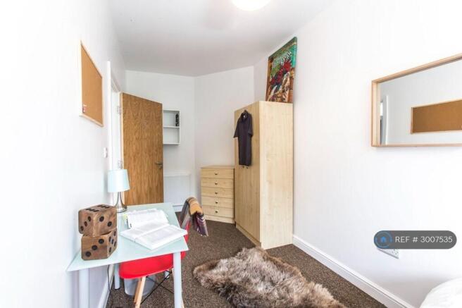 3 bed Flat to rent Image 7
