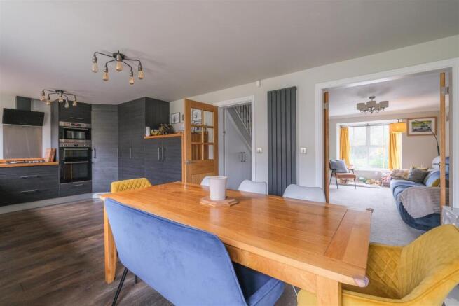 4 bed Detached for sale Image 8
