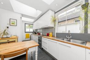 85b, Durban Road, London SE27 9RW