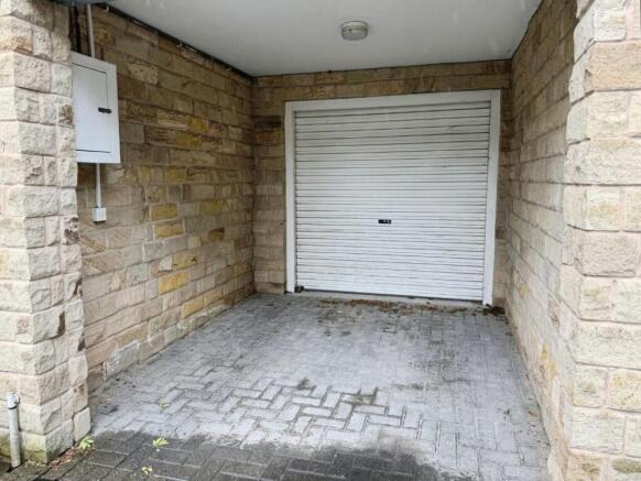 2 bed Flat to rent Image 9