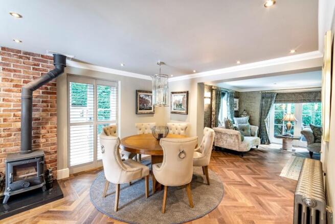 4 bed Detached for sale Image 8