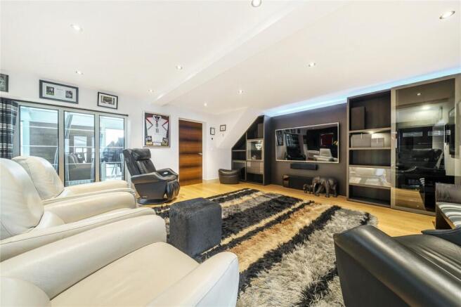 Tv/Cinema Room
