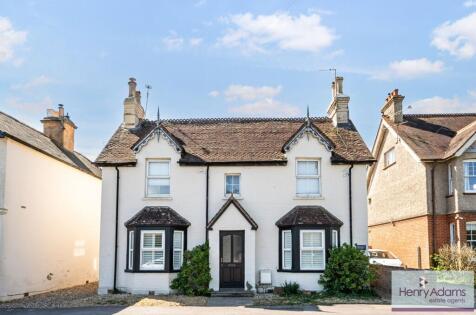 Station Road, Liss, GU33