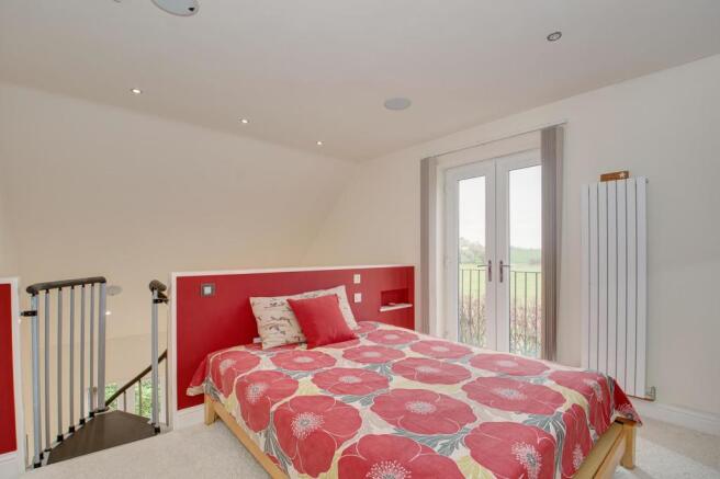 GALLERY LANDING AREA/ BEDROOM