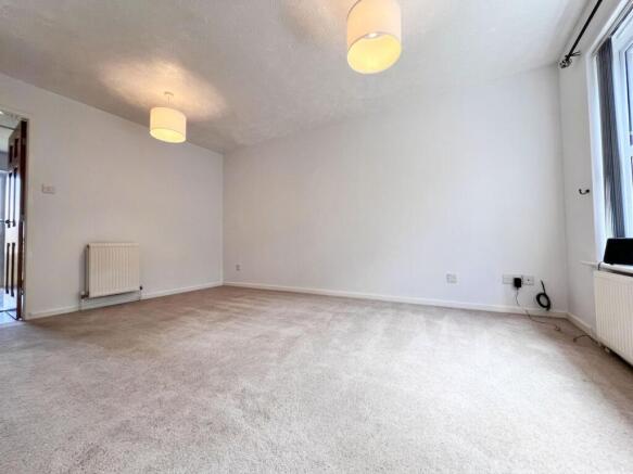 3 bed Semi-Detached to rent Image 4