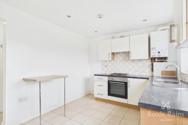 2 bed End of Terrace to rent Image 5