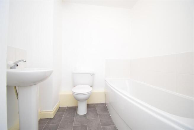 2 bed Ground Flat to rent Image 11