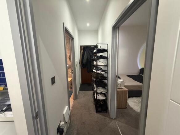 2 bed Apartment for sale Image 5