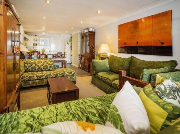 Lounge to Kitchen