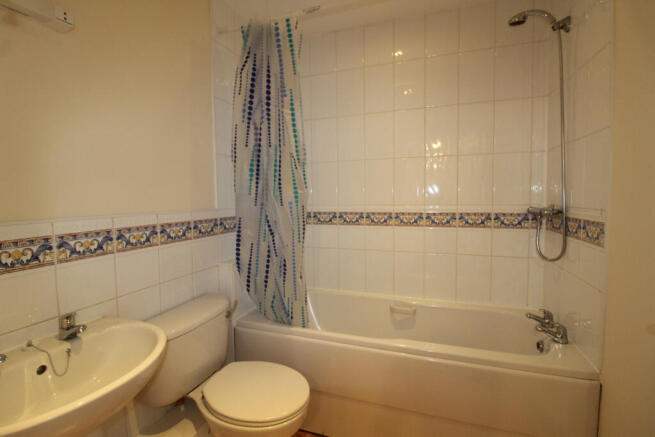 2 bed Flat to rent Image 9