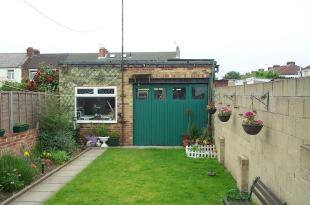Garden/garage
