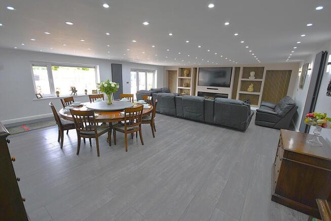 4 bed Detached for sale Image 12