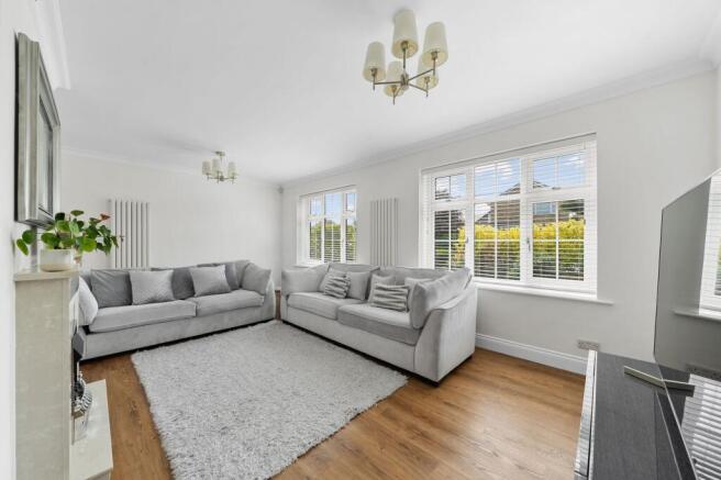 4 bed Detached for sale Image 4