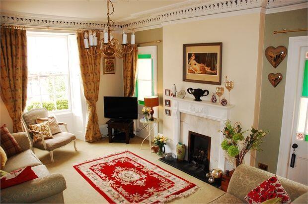 LOUNGE:-