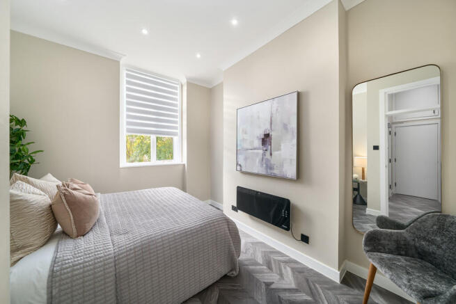 1b Tadema Road, S...