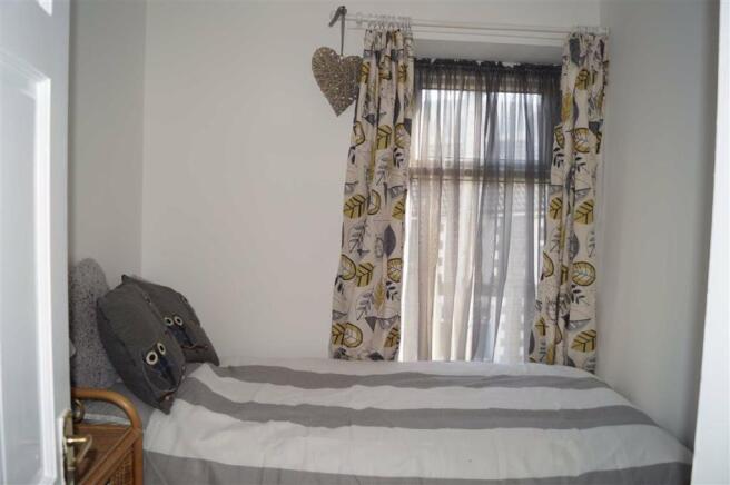 BEDROOM 2 (FRONT)