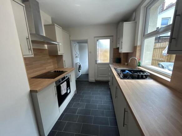 1 bed House Share to rent Image 4