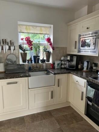 kitchen 2.jpg