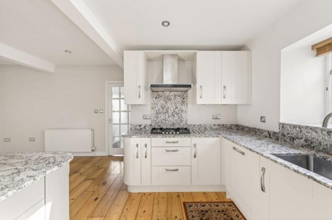4 bed Semi-Detached for sale Image 8