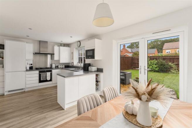 52 Parsons Piece, Banbury-13.jpg