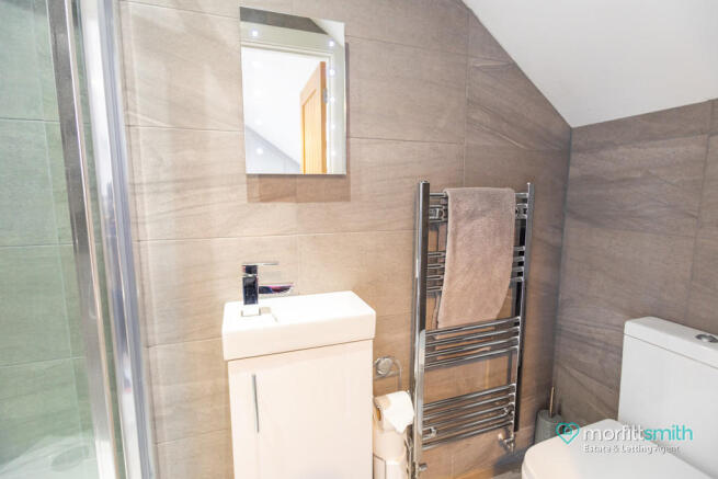Bedroom 2 En Suit...