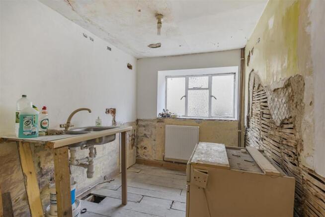 First Floor Pot Kitchenette / Bed 4