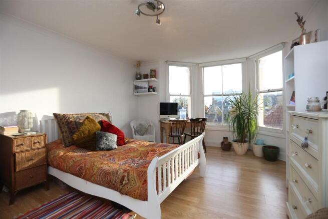 5, 93 Lorna Road Main Room (4).JPG