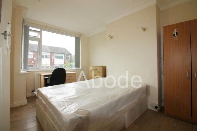 3 bed House to rent Image 4