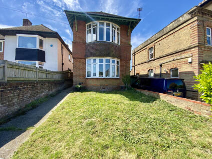 Top floor flat, 27B York avenue, East Cowes, Isle of wight