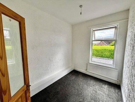 2 bed Terraced to rent Image 7